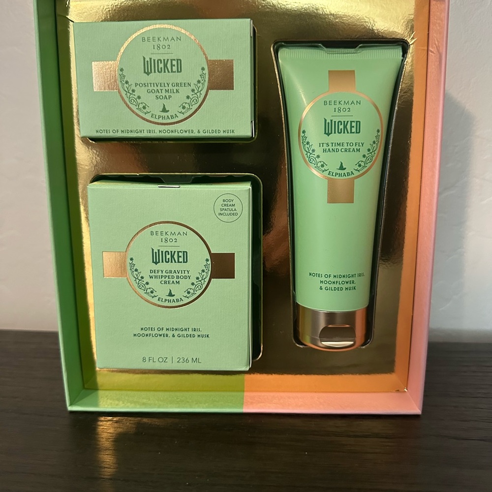 Beekman 1802 Wicked Scented Hand & Body Care Set - Green and Gold